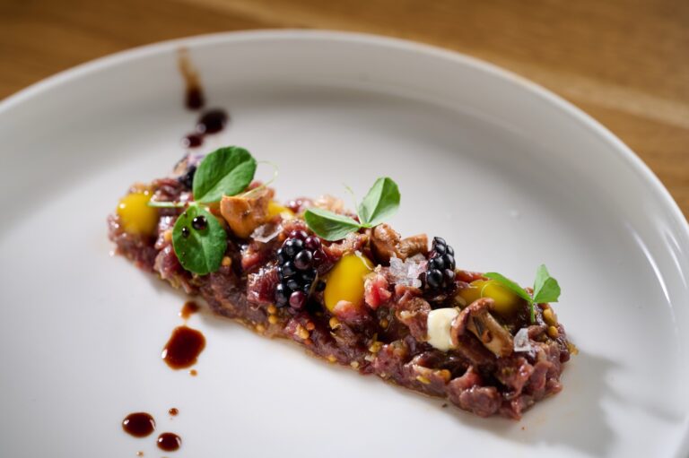 Hiša Ančka, deer, blackberry, egyolk