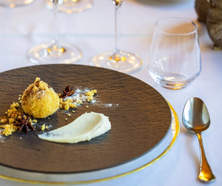 Kendov dvorec, knedelj