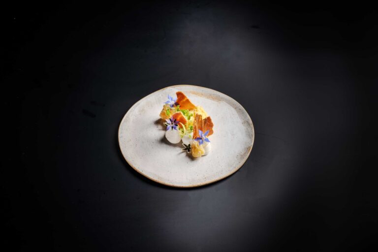 Miza za štiri, bay leaf