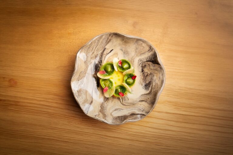 Miza za štiri, špinačni cappelletti