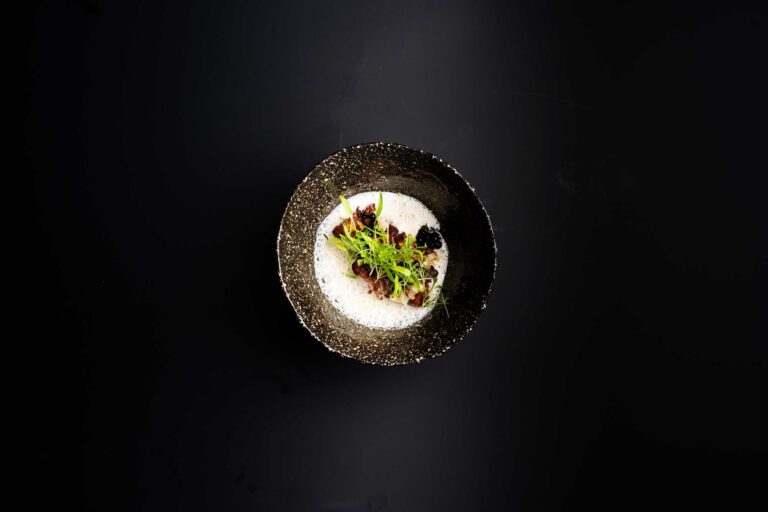 Miza za štiri, celeriac