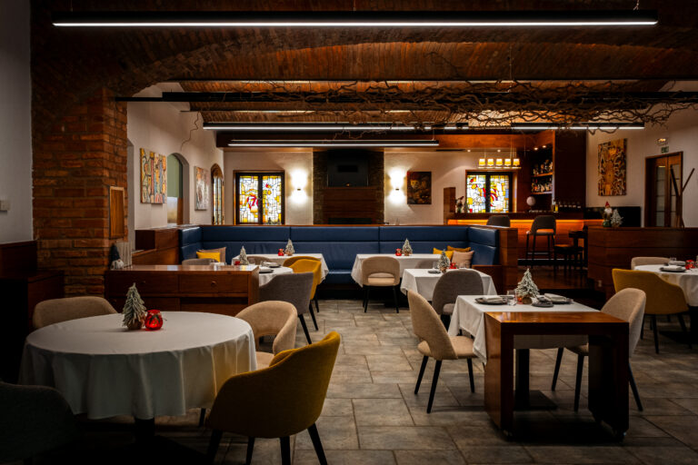 Vila Podvin, dining room